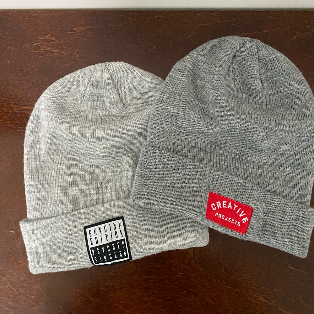 Bundle of 2 grey beanies